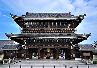 東本願寺　御影堂門